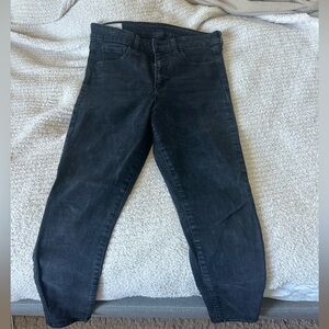 Black skinny jeans. Gap. Hi rise jegging
